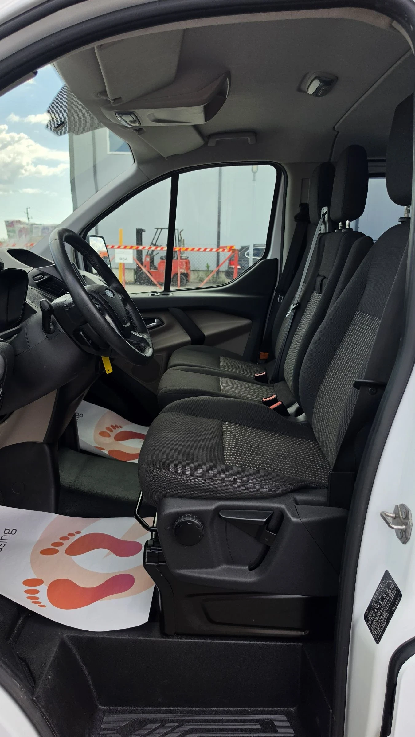 Ford Transit Custom, снимка 10 - Бусове и автобуси - 55285504