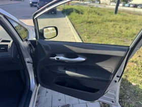 Toyota Auris 1.6 16V Valvematic (132 кс), снимка 17