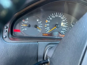 Mercedes-Benz E 250 Седан, снимка 11