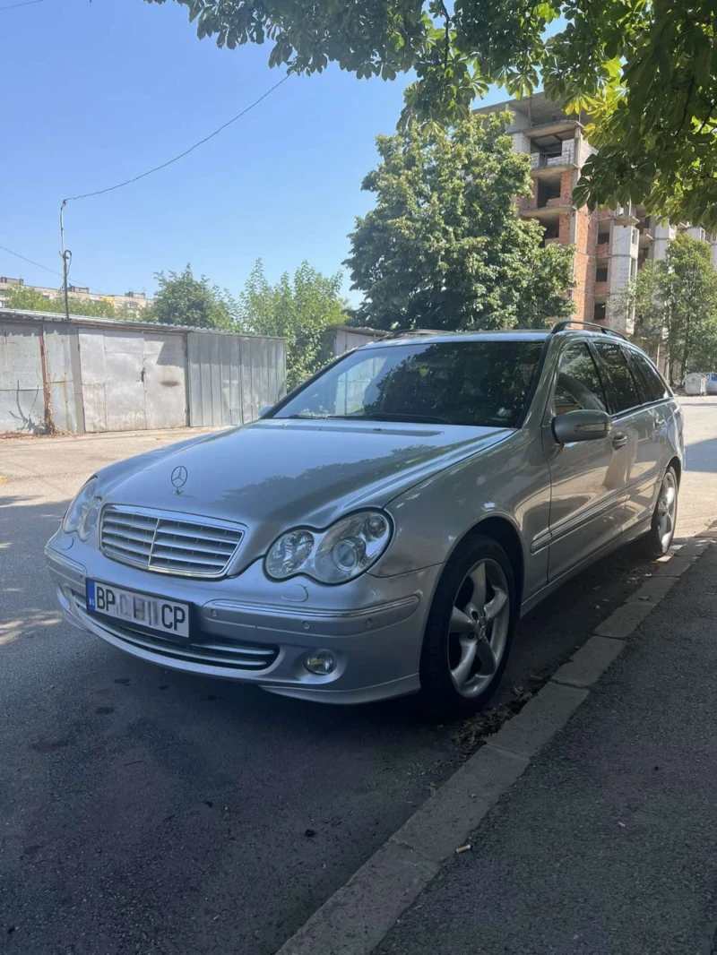 Mercedes-Benz C 320 Facelift, Harman, кожа, 7G Tronic, снимка 7 - Автомобили и джипове - 46909579