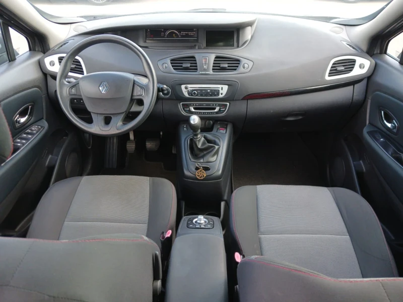 Renault Grand scenic 1.6 dci 5 МЕСТА, снимка 8 - Автомобили и джипове - 47197284