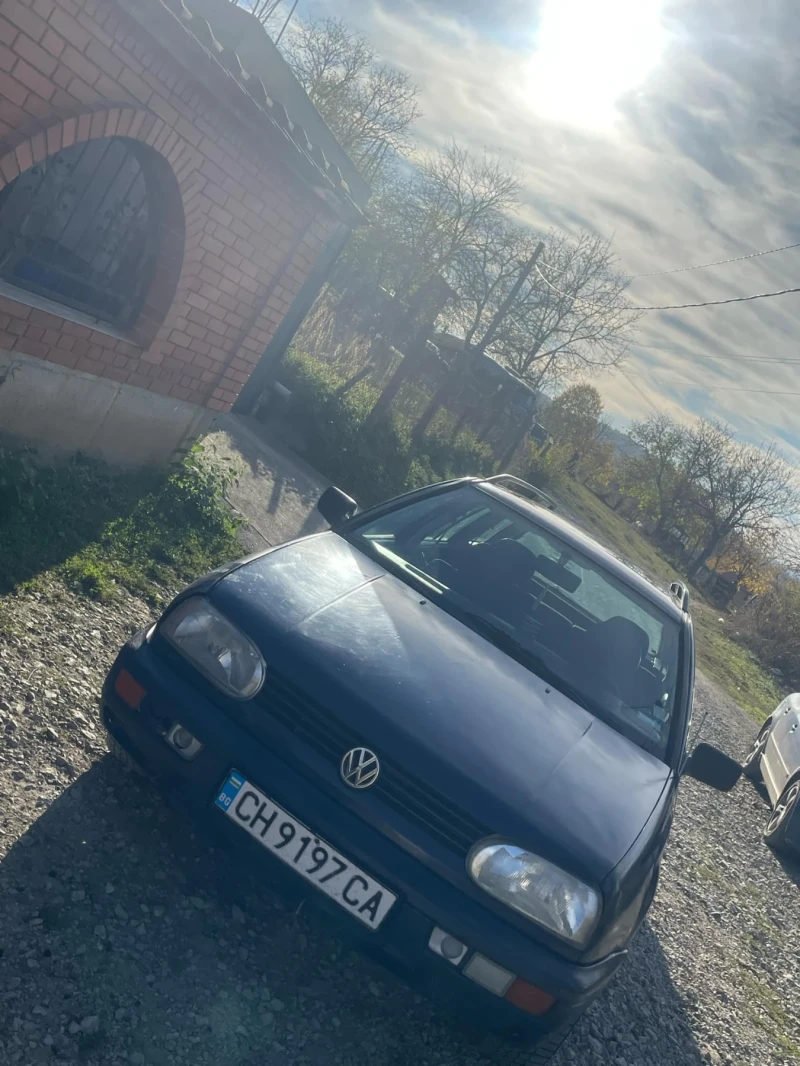 VW Golf, снимка 3 - Автомобили и джипове - 48544911