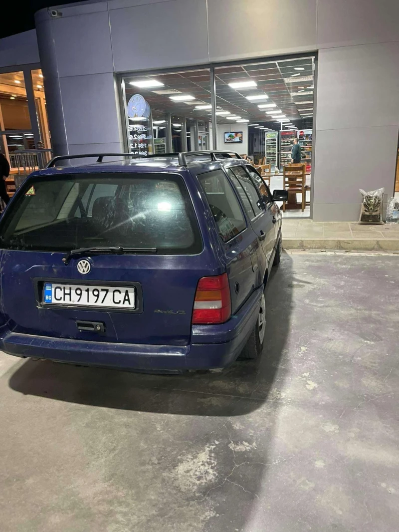 VW Golf, снимка 2 - Автомобили и джипове - 48544911