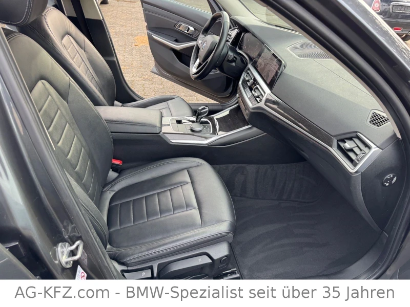 BMW 320 Luxury* HUD* Дигитал* Мъртва точка* 1 собственик* , снимка 16 - Автомобили и джипове - 49274784