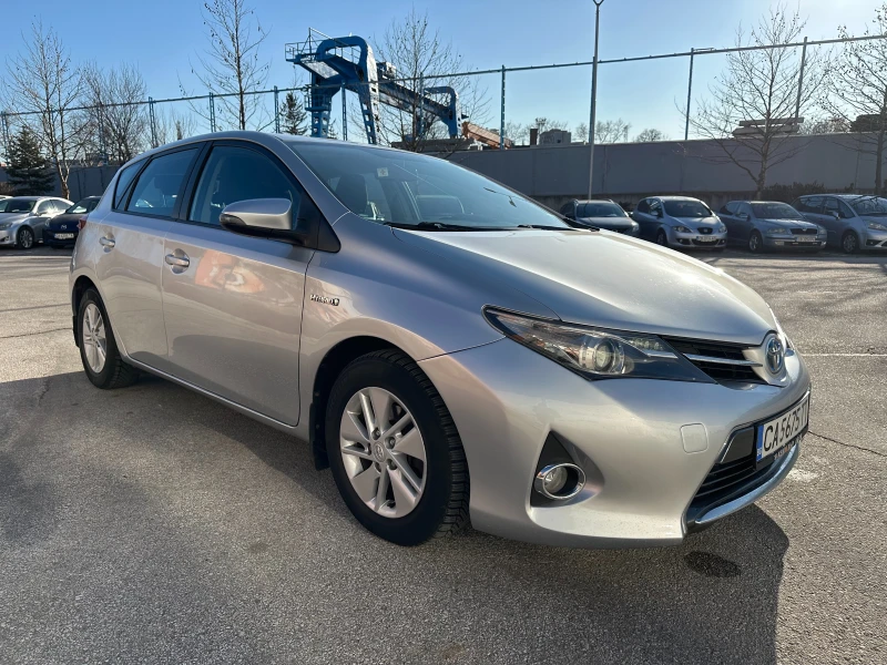 Toyota Auris 1.8i 99 к.с., снимка 6 - Автомобили и джипове - 49377771