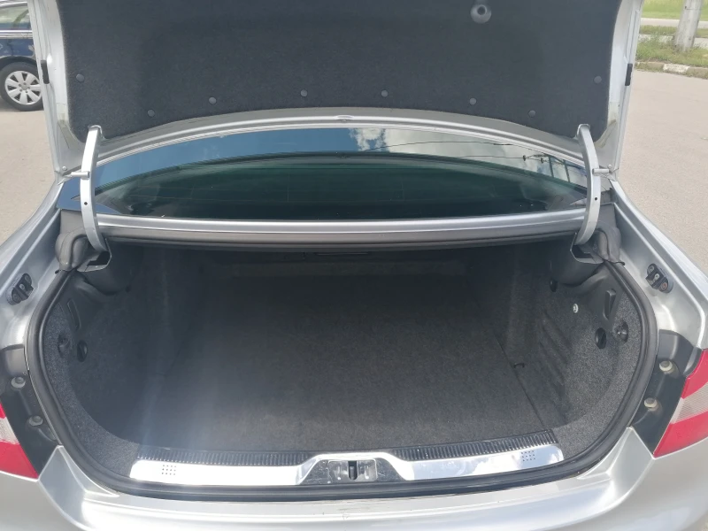 Skoda Superb 2.0 TDI 4X4 , снимка 17 - Автомобили и джипове - 51353117