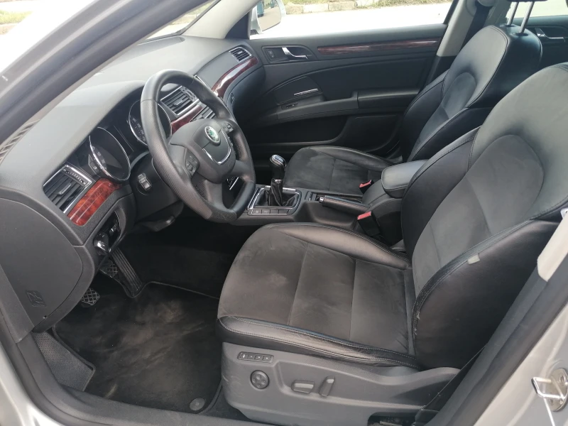 Skoda Superb 2.0 TDI 4X4 , снимка 7 - Автомобили и джипове - 51353117