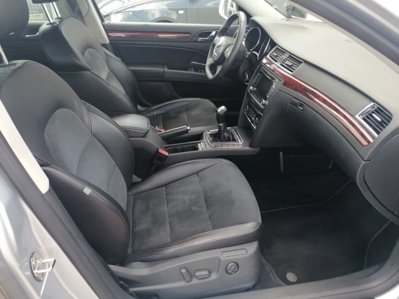Skoda Superb 2.0 TDI 4X4 , снимка 10 - Автомобили и джипове - 51353117