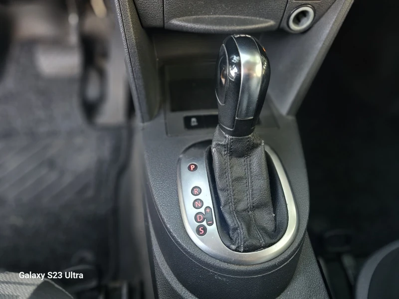 VW Caddy 1.6tdi/DSG/, снимка 11 - Автомобили и джипове - 51704422