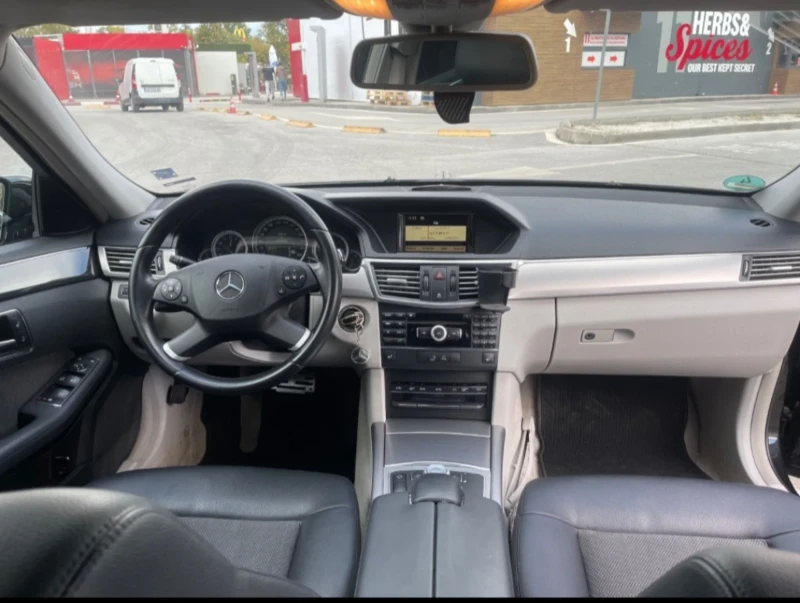 Mercedes-Benz E 350, снимка 8 - Автомобили и джипове - 52798620