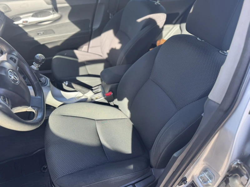 Toyota Auris 1.6 16V Valvematic (132 кс), снимка 11 - Автомобили и джипове - 53146542