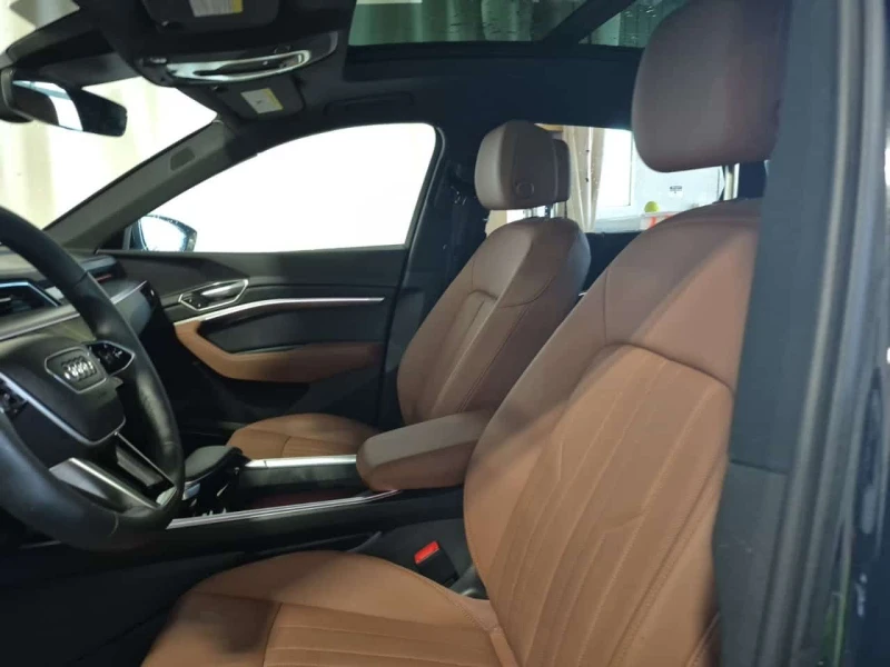 Audi E-Tron TECHNIK * Един собственик * Без инциденти * CARFAX, снимка 10 - Автомобили и джипове - 53539619