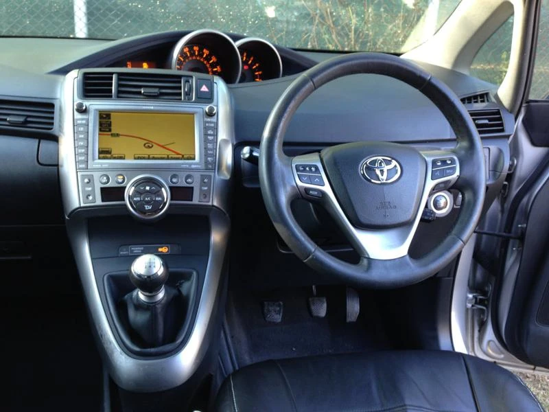 Toyota Verso 2.0D4D 126��.NAVI | Mobile.bg � ����������� 14