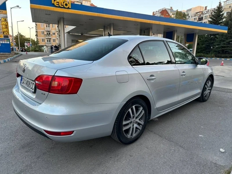 VW Jetta, снимка 3 - Автомобили и джипове - 48261932