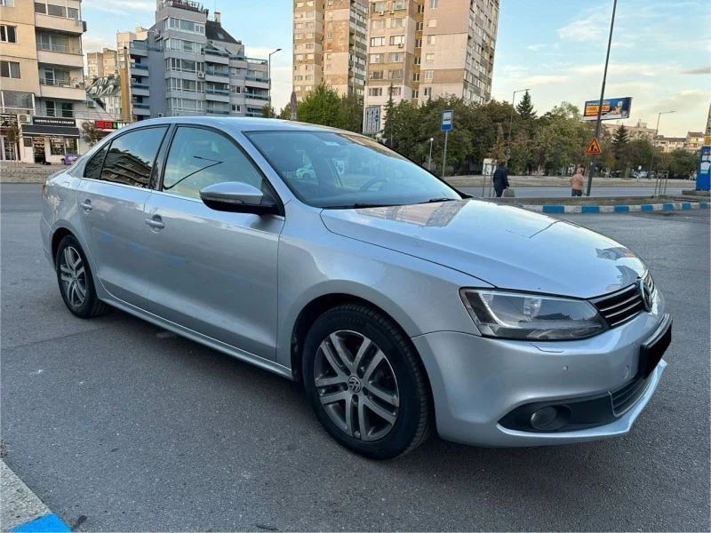 VW Jetta, снимка 1 - Автомобили и джипове - 48261932