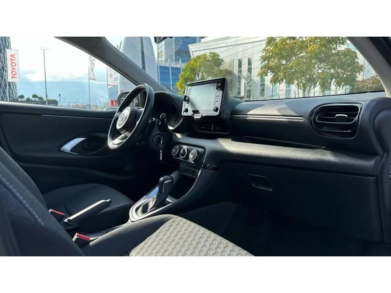 Toyota Yaris 1.5P FANCY - изображение 6