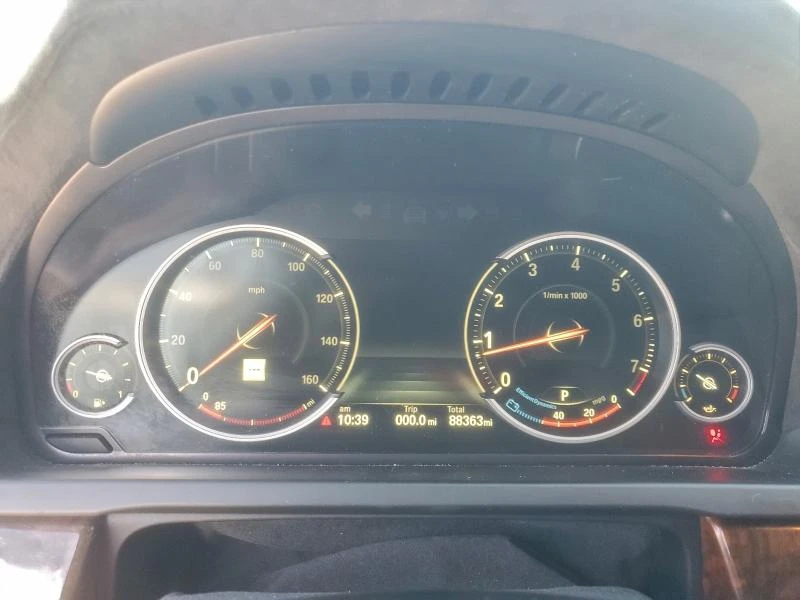 BMW 750 4.4L 8 Rear-wheel drive, снимка 14 - Автомобили и джипове - 52884407