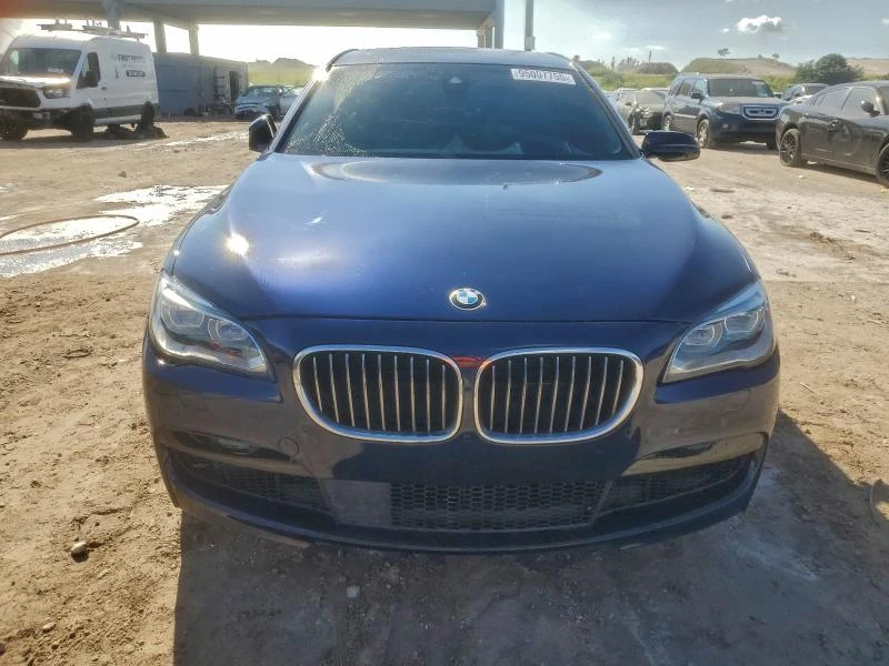 BMW 750 4.4L 8 Rear-wheel drive, снимка 10 - Автомобили и джипове - 52884407