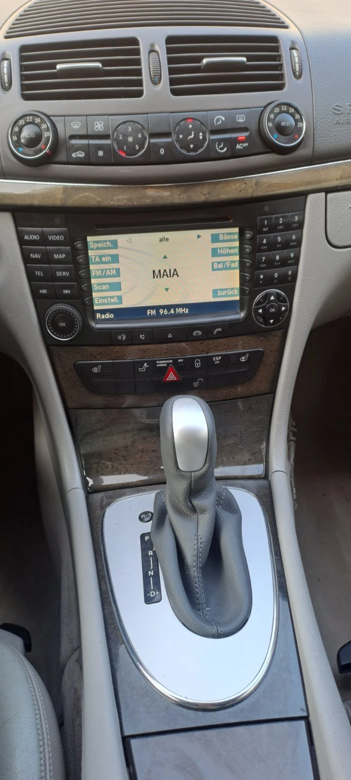 Mercedes-Benz E 270 Avangarde, снимка 17 - Автомобили и джипове - 53828762