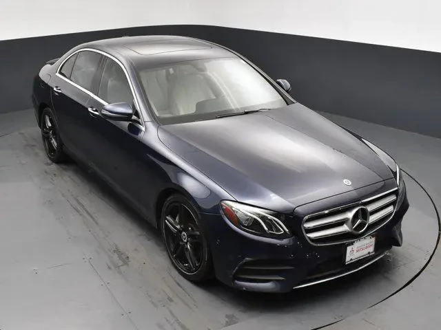 Mercedes-Benz E 300 AMG* Burmester* 4matic* Подгев, снимка 2 - Автомобили и джипове - 54441438