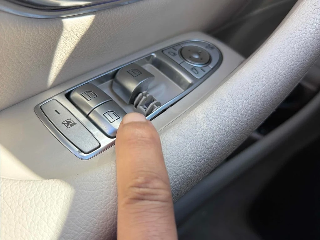 Mercedes-Benz E 400 * CARFAX * БЕЗ ПЪРВОНАЧАЛНА ВНОСКА | Mobile.bg — изображение 13