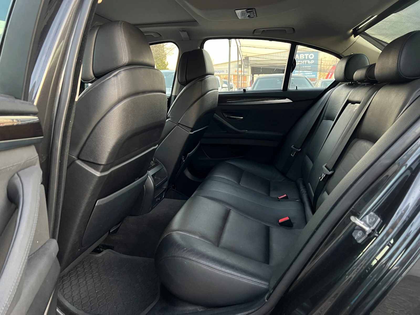 BMW 528 3.0i AUT/M-sport/NAVI/172х.км. - изображение 10