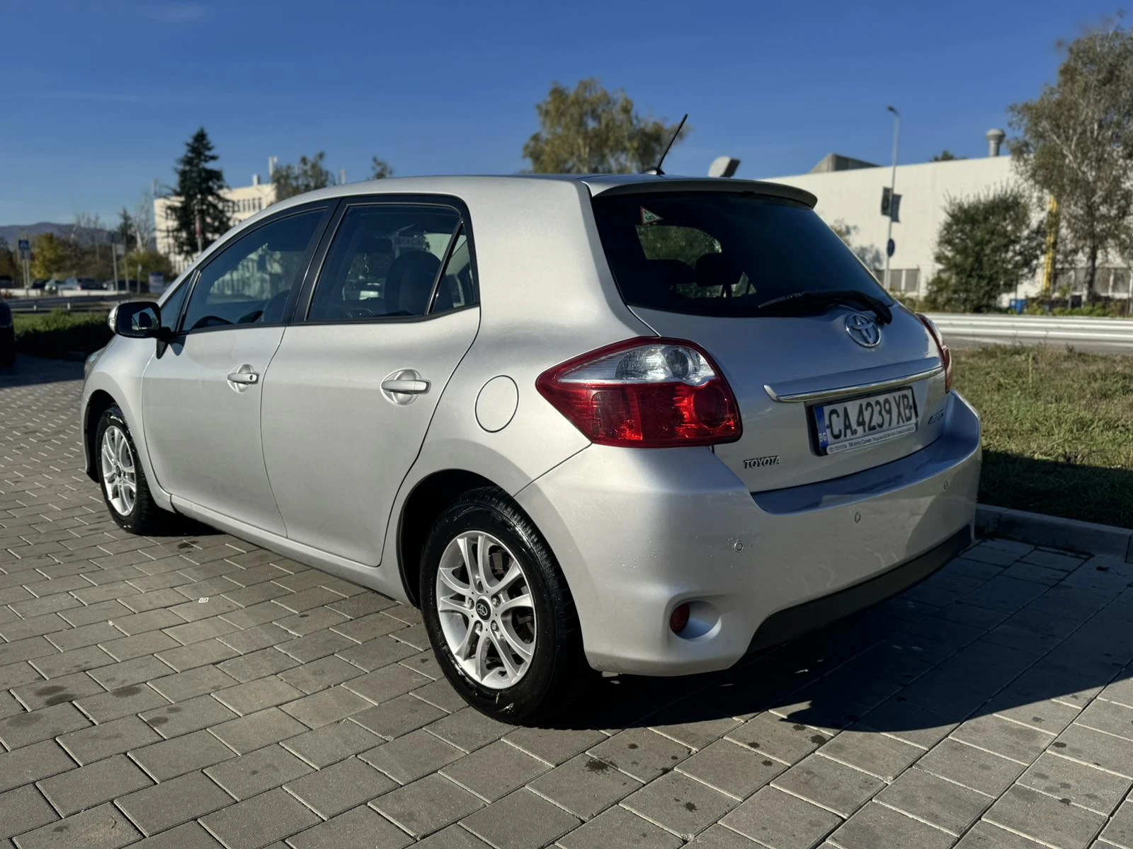 Toyota Auris 1.6 16V Valvematic (132 ��) | Mobile.bg � ����������� 4
