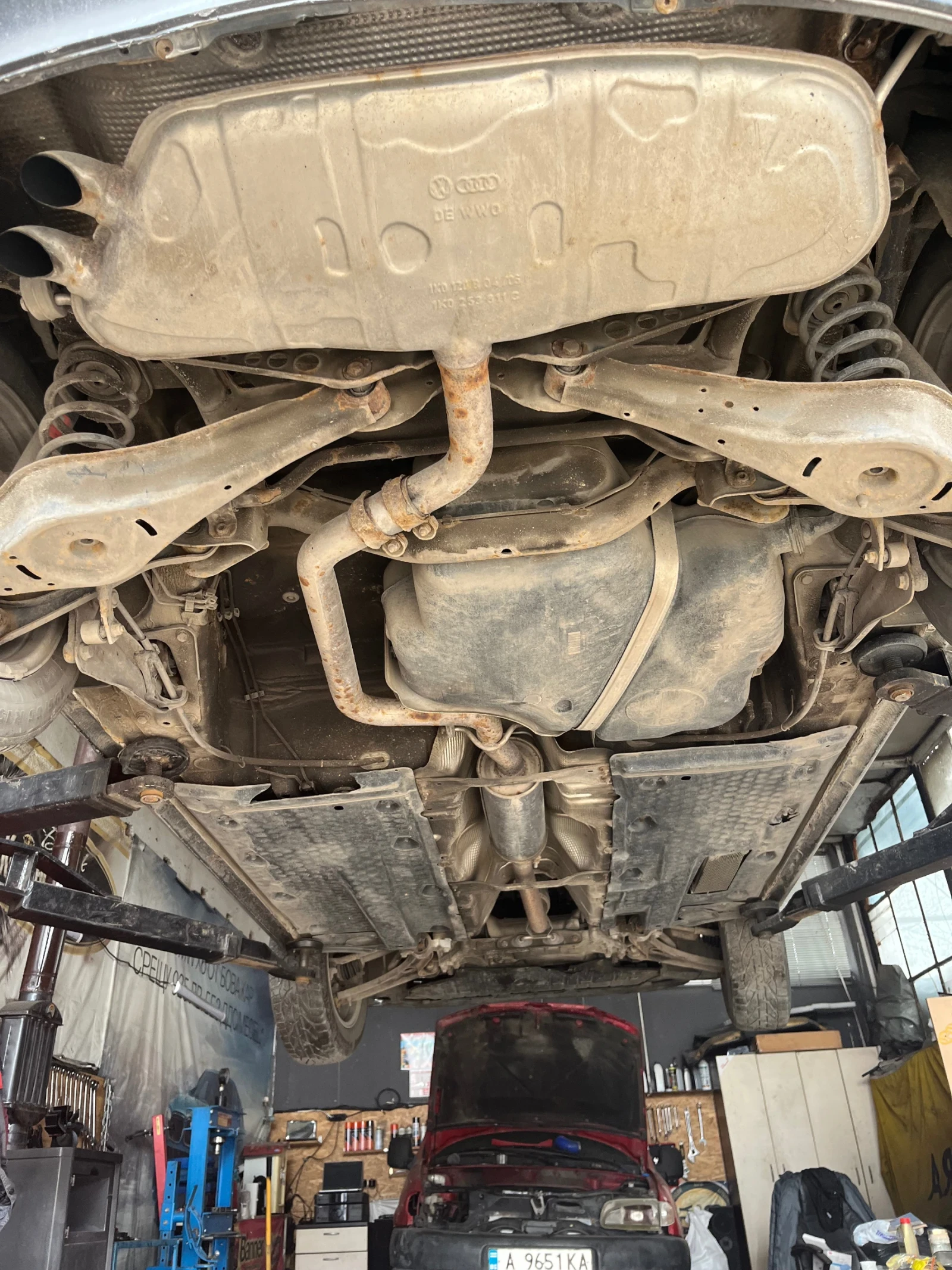 VW Golf 1.9, снимка 14 - Автомобили и джипове - 53447150