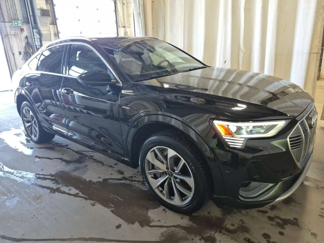 Audi E-Tron TECHNIK * Един собственик * Без инциденти * CARFAX - изображение 3