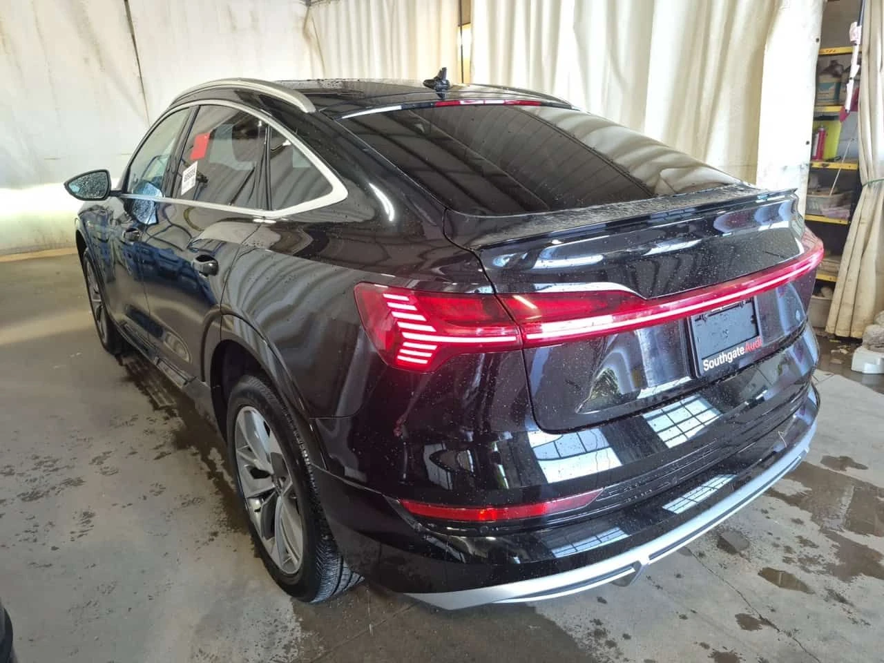 Audi E-Tron TECHNIK * Един собственик * Без инциденти * CARFAX - изображение 6