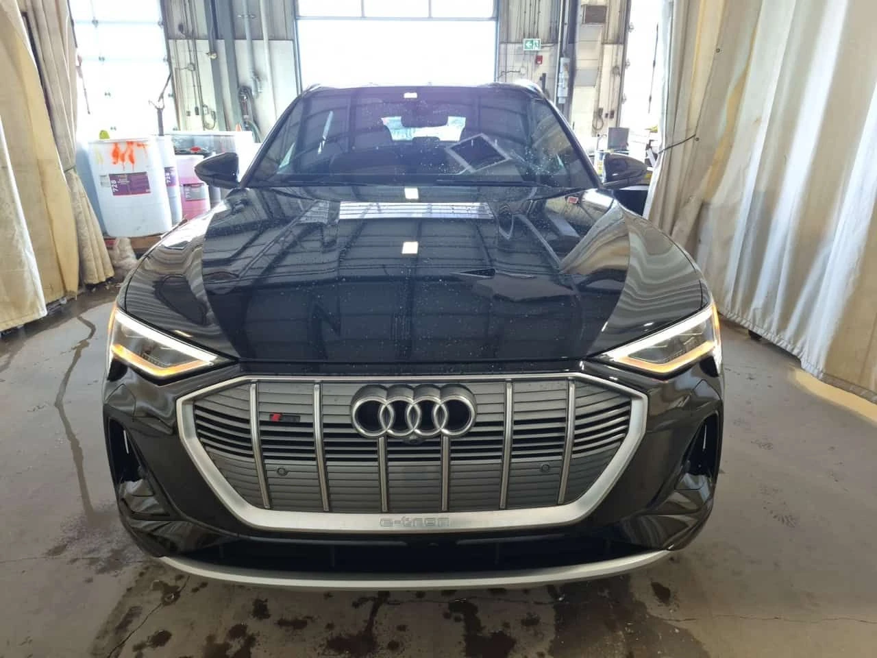 Audi E-Tron TECHNIK * Един собственик * Без инциденти * CARFAX - изображение 2