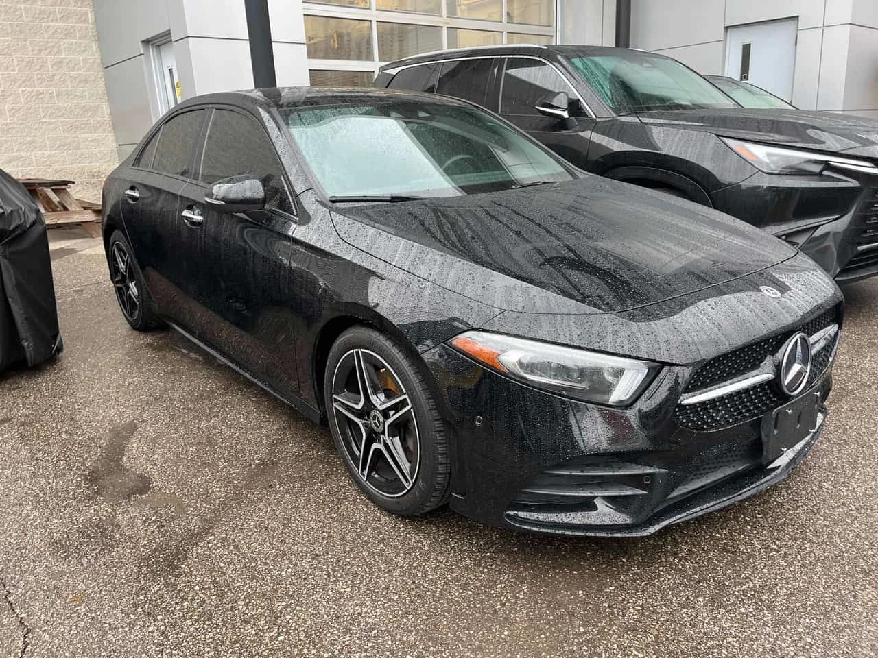 Mercedes-Benz A 220 * DISTRONIC* 360КМАЕРИ* + ГУМИ, снимка 3 - Автомобили и джипове - 53802044