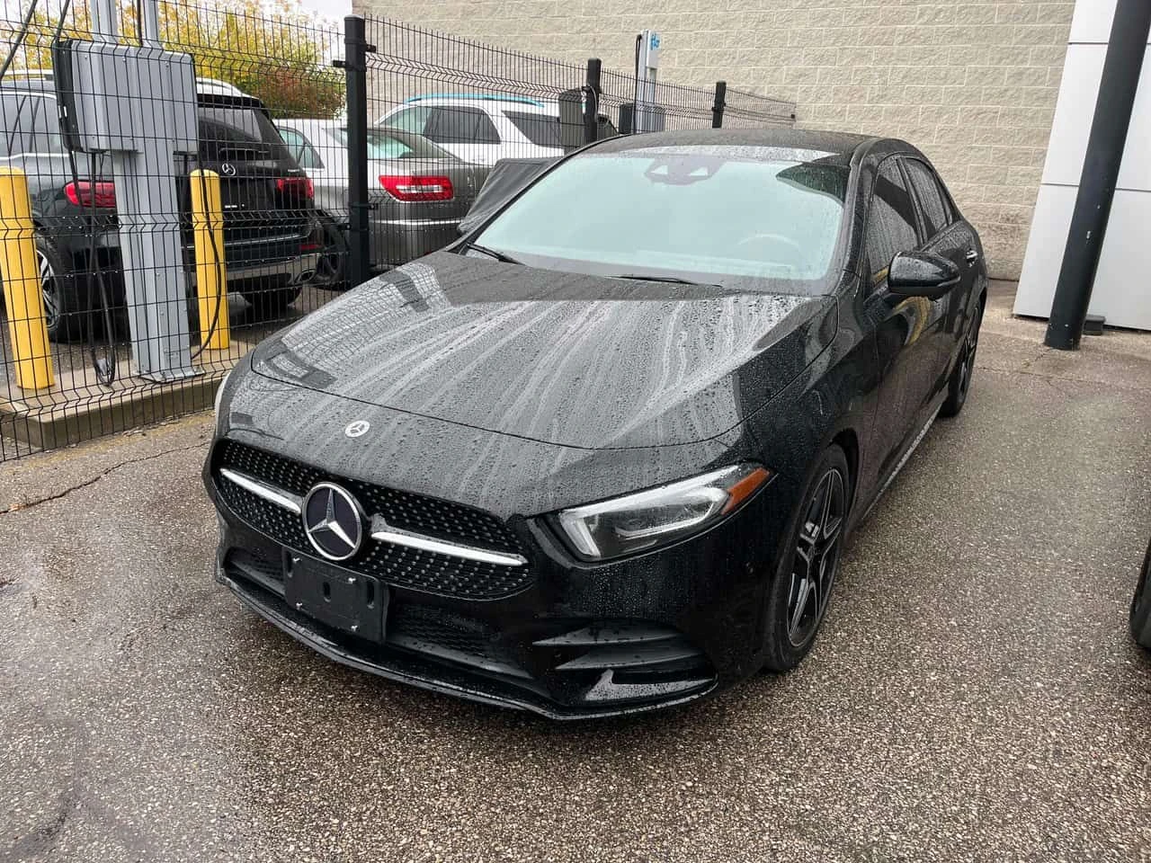 Mercedes-Benz A 220 * DISTRONIC* 360КМАЕРИ* + ГУМИ, снимка 13 - Автомобили и джипове - 53802044