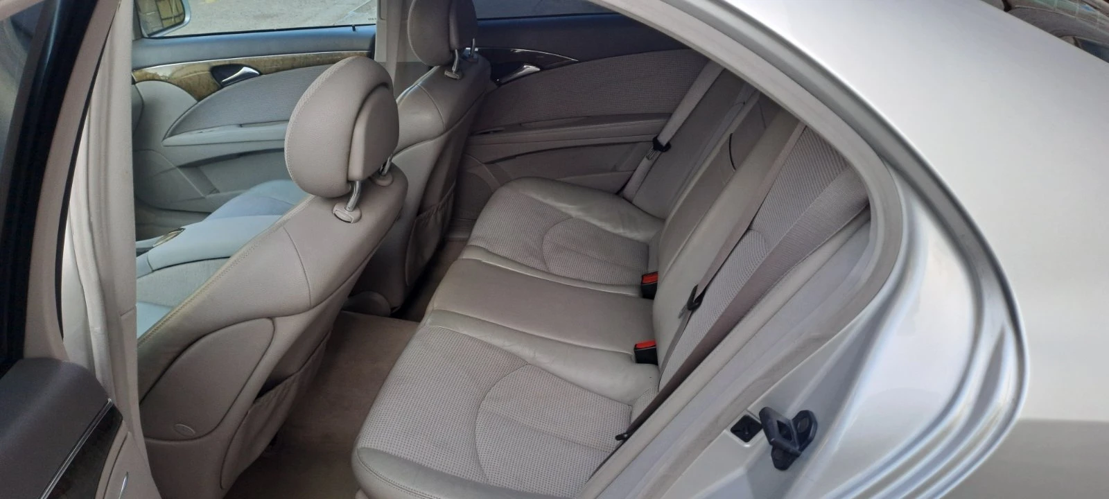 Mercedes-Benz E 270 Avangarde, снимка 15 - Автомобили и джипове - 53828762