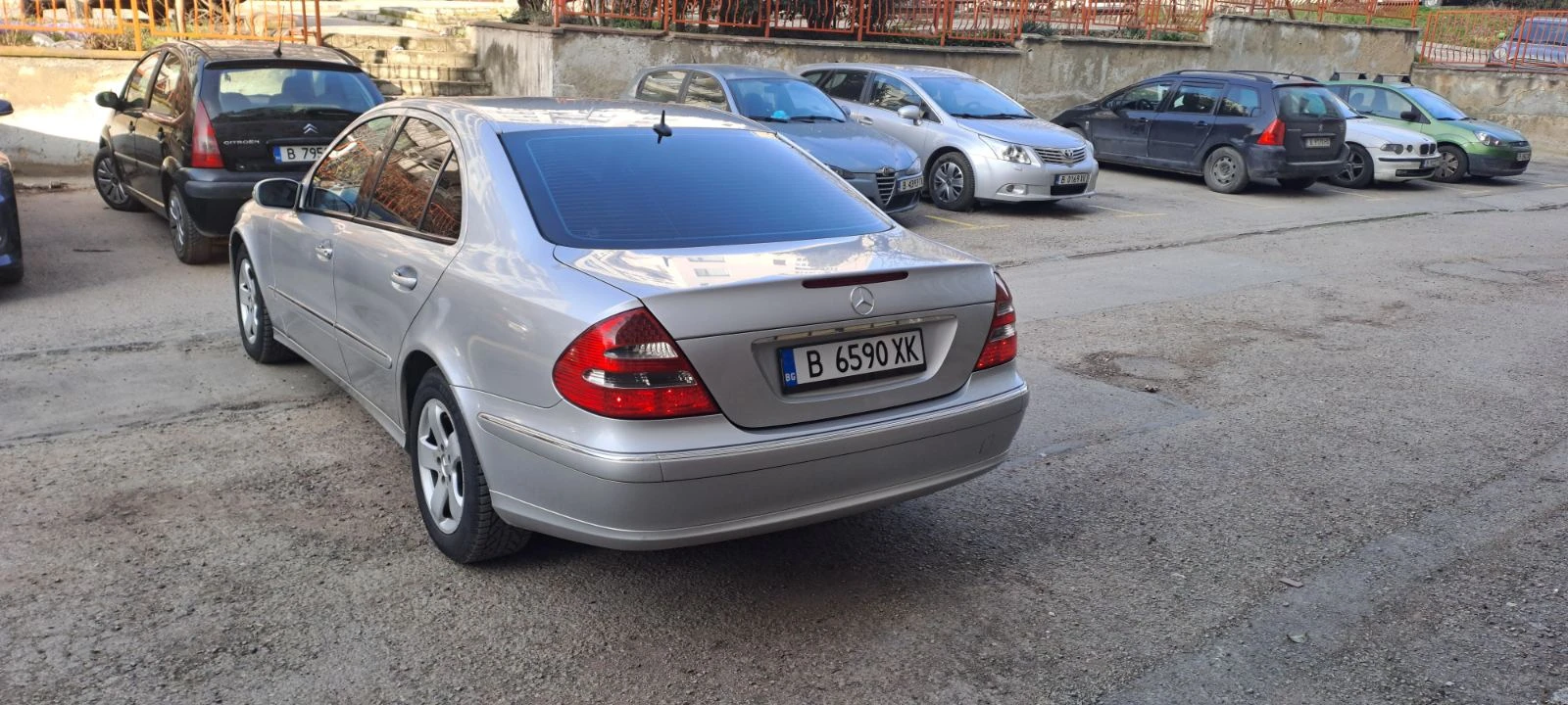 Mercedes-Benz E 270 Avangarde, снимка 5 - Автомобили и джипове - 53828762