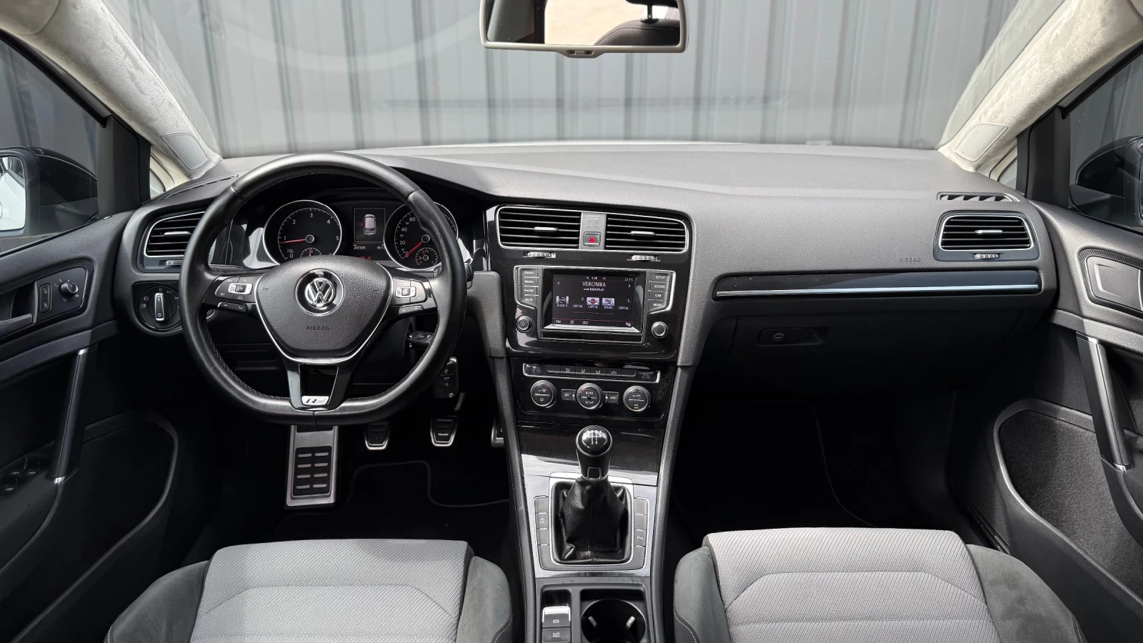 VW Golf R-LINE, снимка 9 - Автомобили и джипове - 53882214