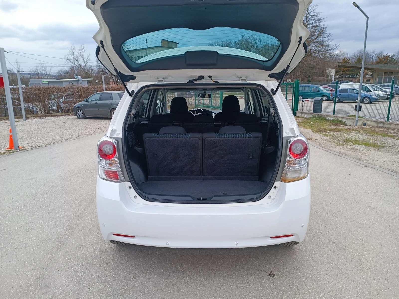 Toyota Verso 1.8i-147��-���������-�����-6��-NAVI-7� | Mobile.bg � ����������� 5