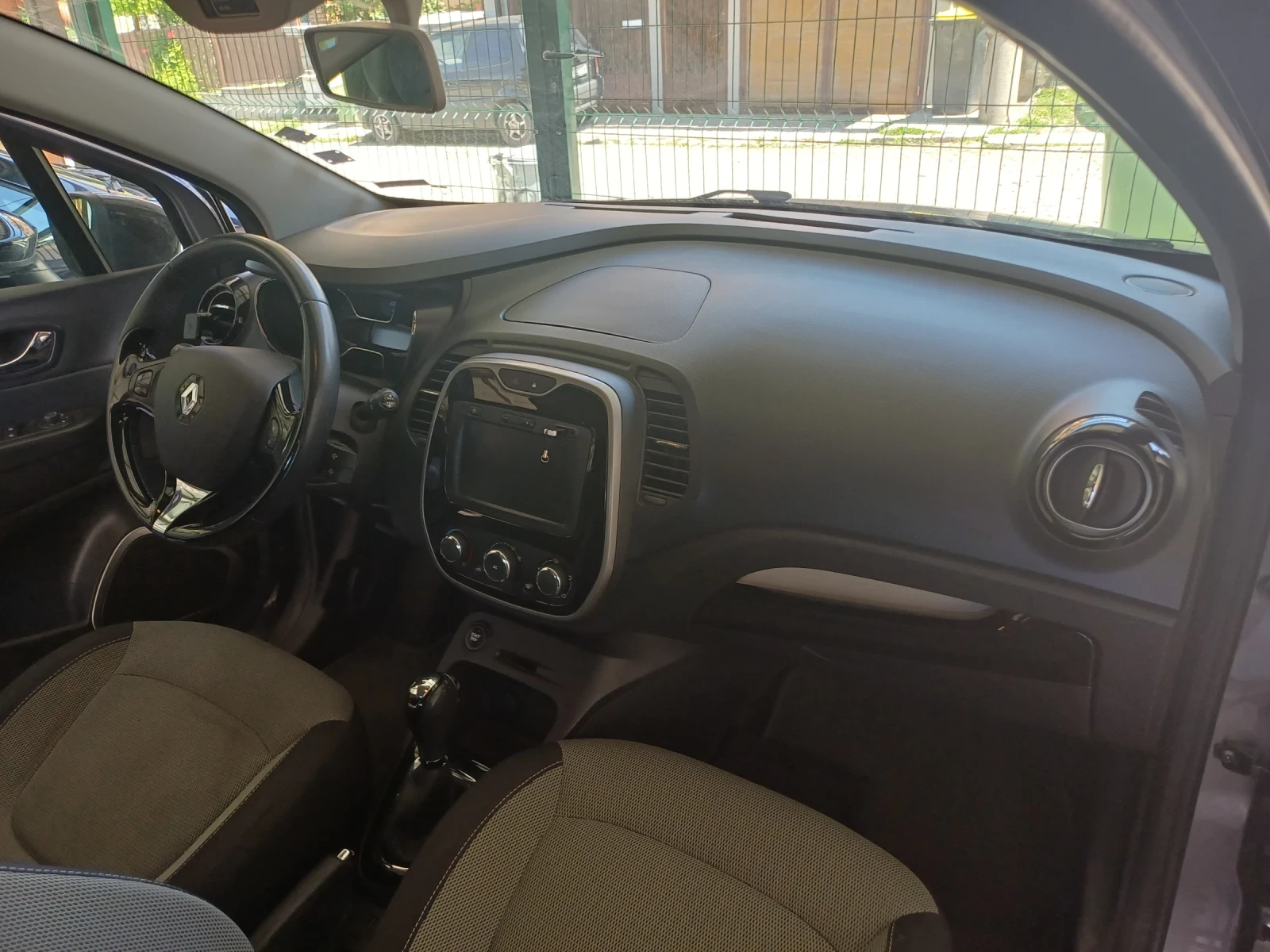 Renault Captur 1.5dci, снимка 7 - Автомобили и джипове - 54929479
