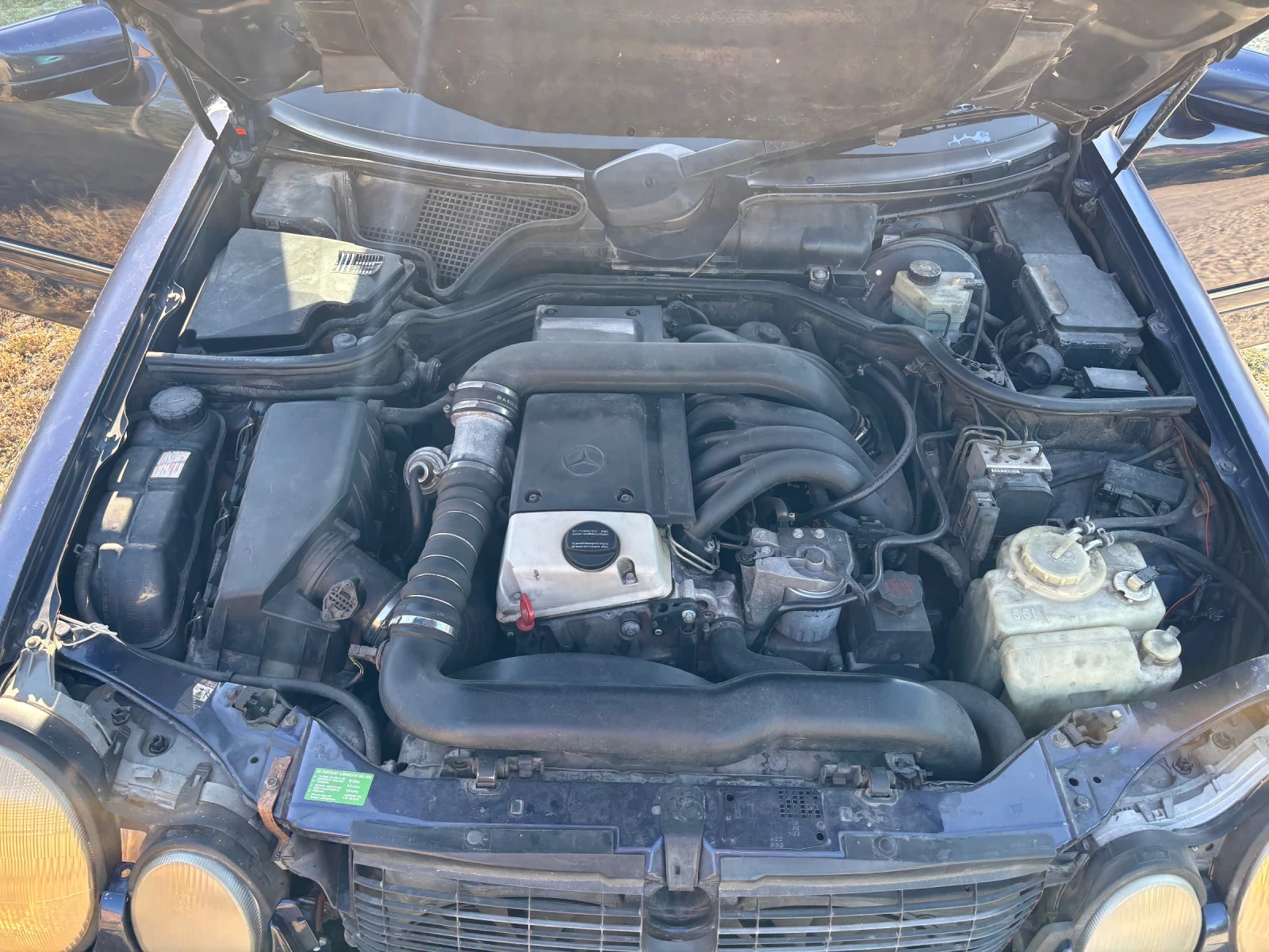 Mercedes-Benz E 250 Седан, снимка 12 - Автомобили и джипове - 55080137