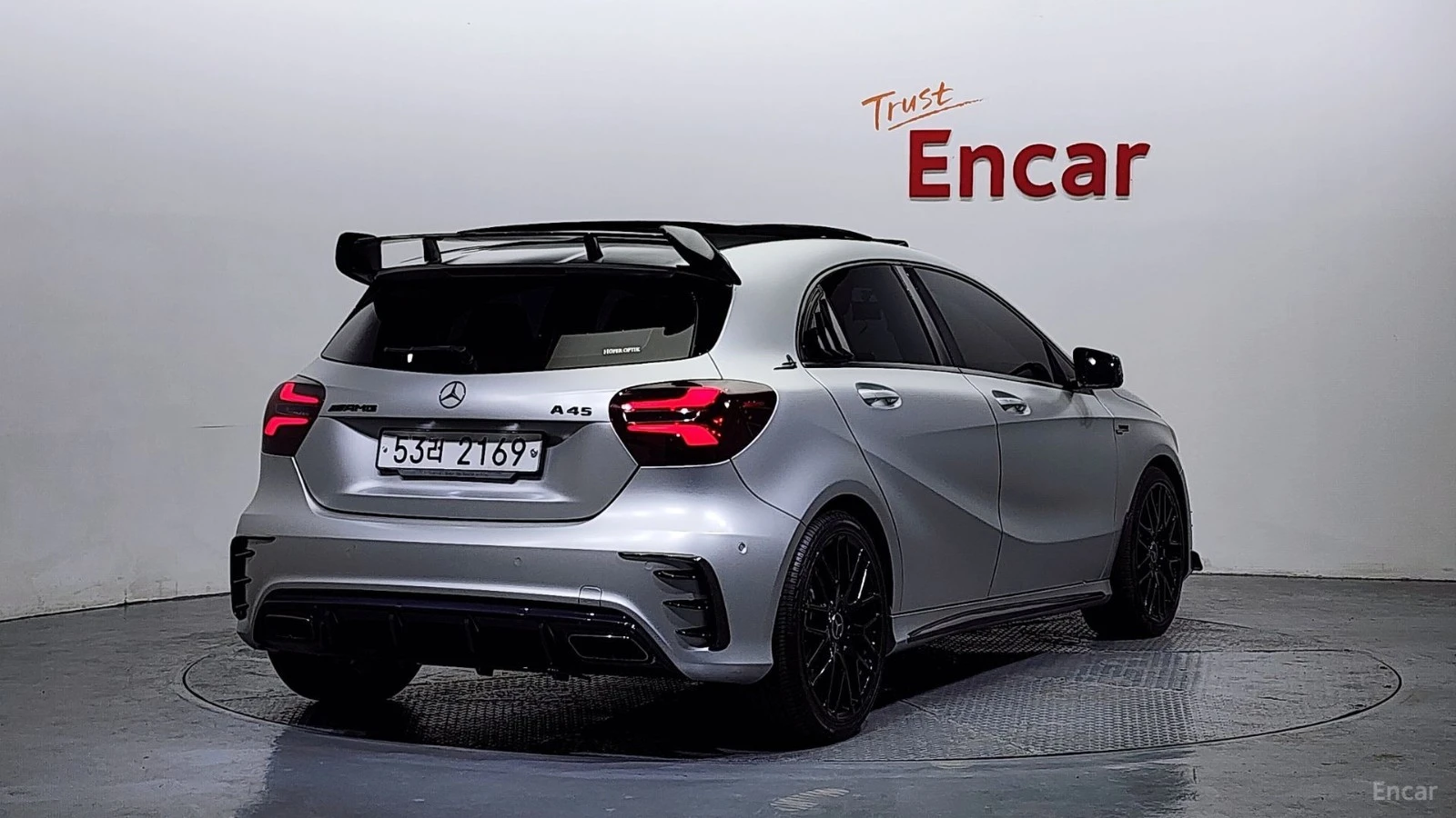 Mercedes-Benz A45 AMG 4MATIC* КОЖА* ПОДГРЕВ* ШИБИДАХ* КАМЕРА* , снимка 2 - Автомобили и джипове - 55449760