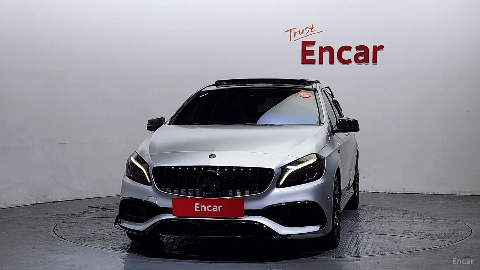 Mercedes-Benz A45 AMG 4MATIC* КОЖА* ПОДГРЕВ* ШИБИДАХ* КАМЕРА* , снимка 3 - Автомобили и джипове - 55449760