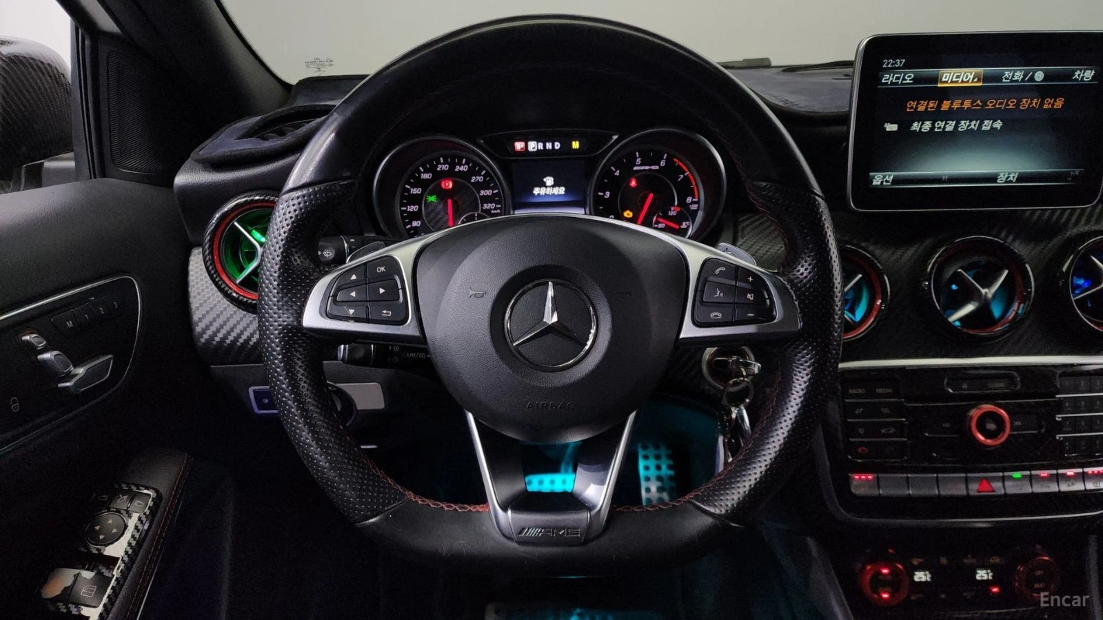 Mercedes-Benz A45 AMG 4MATIC* КОЖА* ПОДГРЕВ* ШИБИДАХ* КАМЕРА* , снимка 14 - Автомобили и джипове - 55449760
