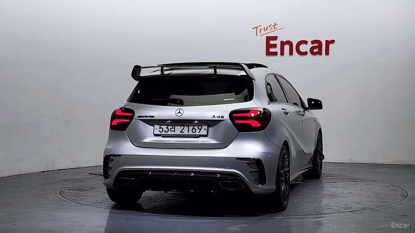 Mercedes-Benz A45 AMG 4MATIC* КОЖА* ПОДГРЕВ* ШИБИДАХ* КАМЕРА* , снимка 4 - Автомобили и джипове - 55449760