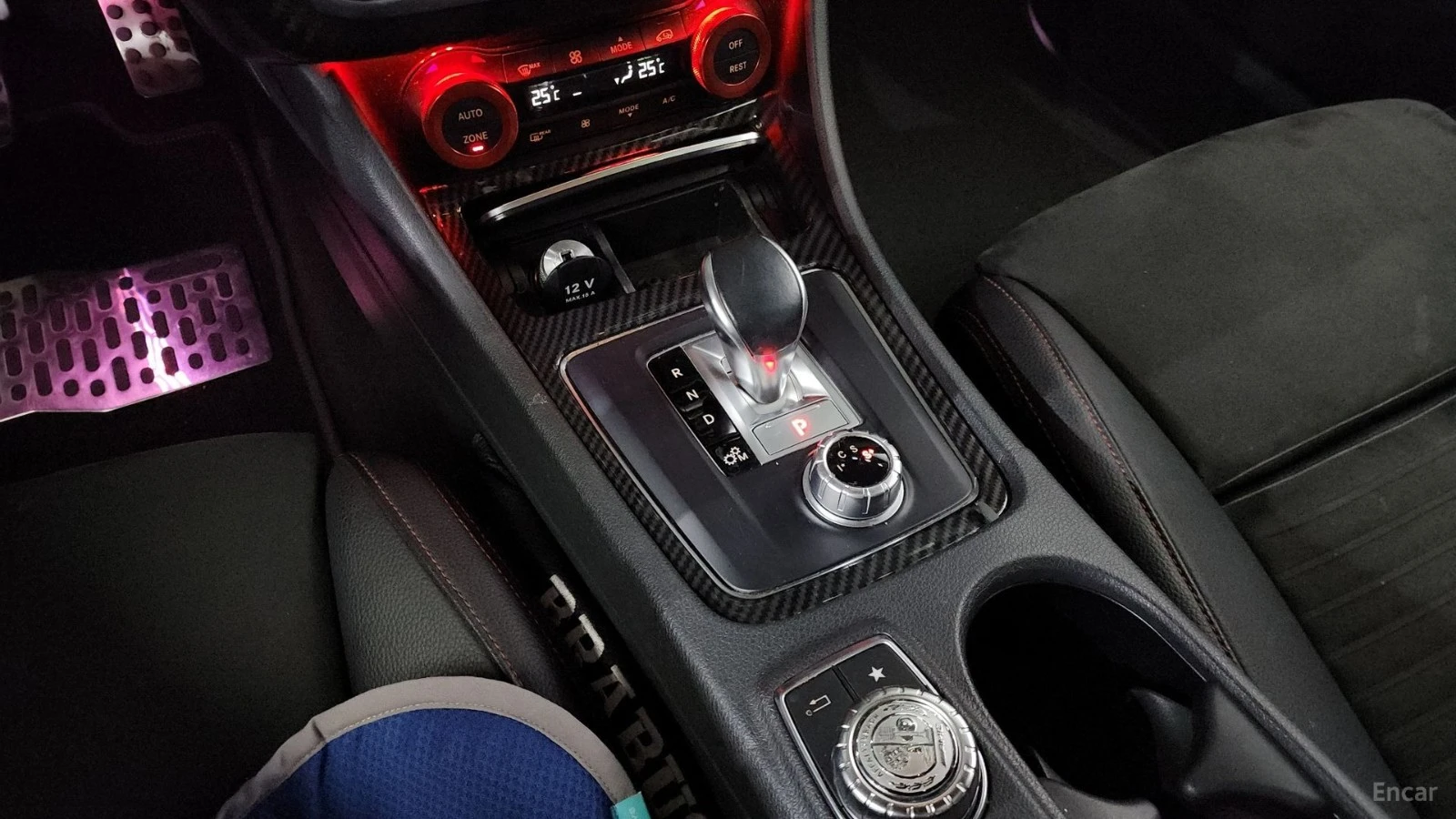 Mercedes-Benz A45 AMG 4MATIC* КОЖА* ПОДГРЕВ* ШИБИДАХ* КАМЕРА* , снимка 9 - Автомобили и джипове - 55449760