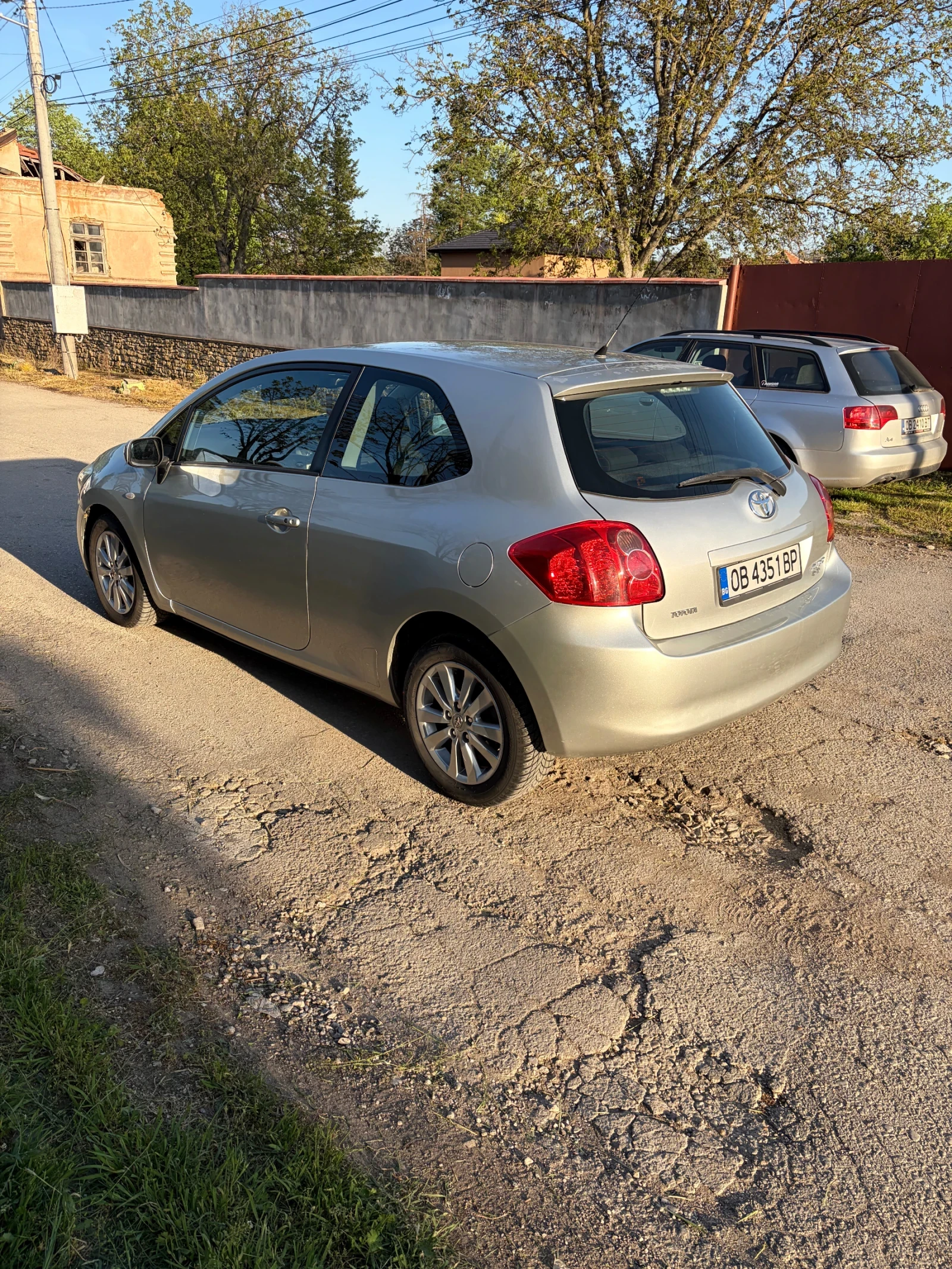 Toyota Auris, снимка 4 - Автомобили и джипове - 56258113