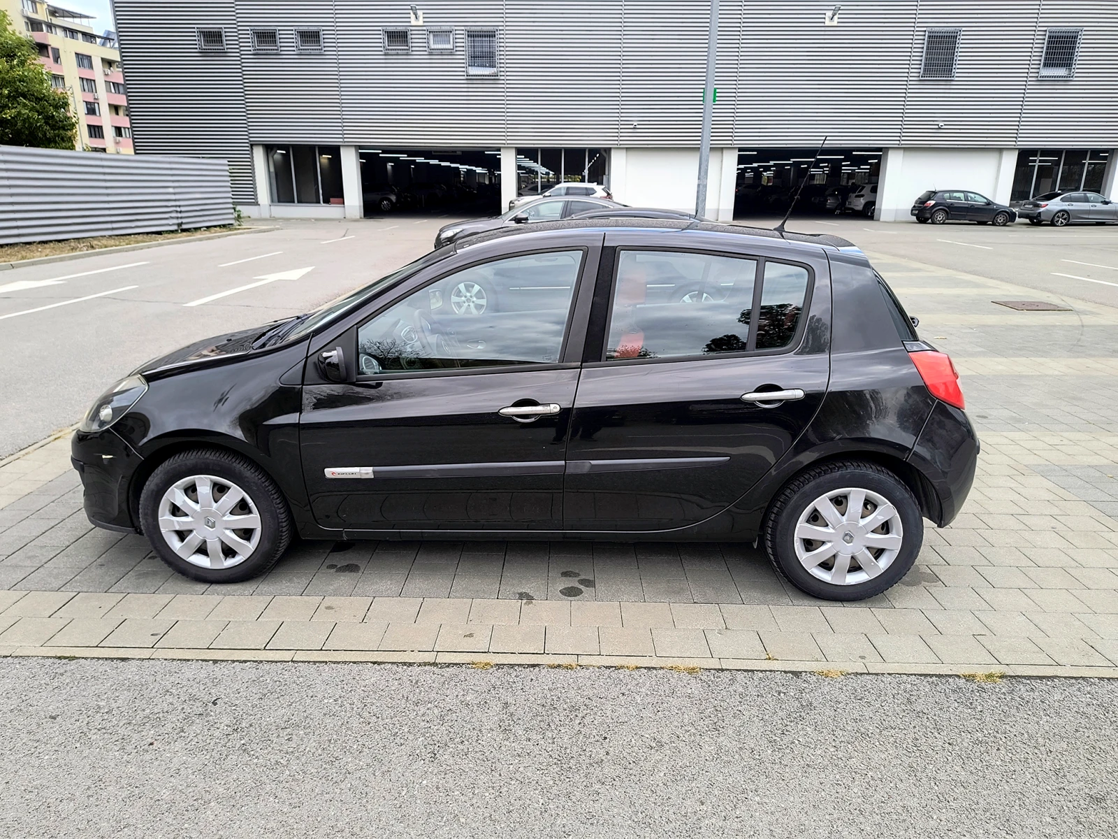 Renault Clio 1.2 16V (75 Hp), снимка 4 - Автомобили и джипове - 56567814