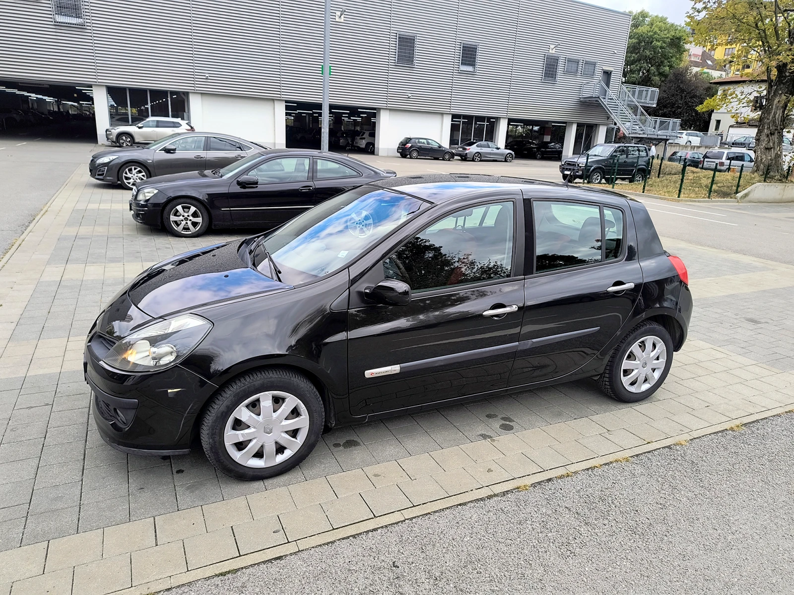 Renault Clio 1.2 16V (75 Hp), снимка 3 - Автомобили и джипове - 56567814