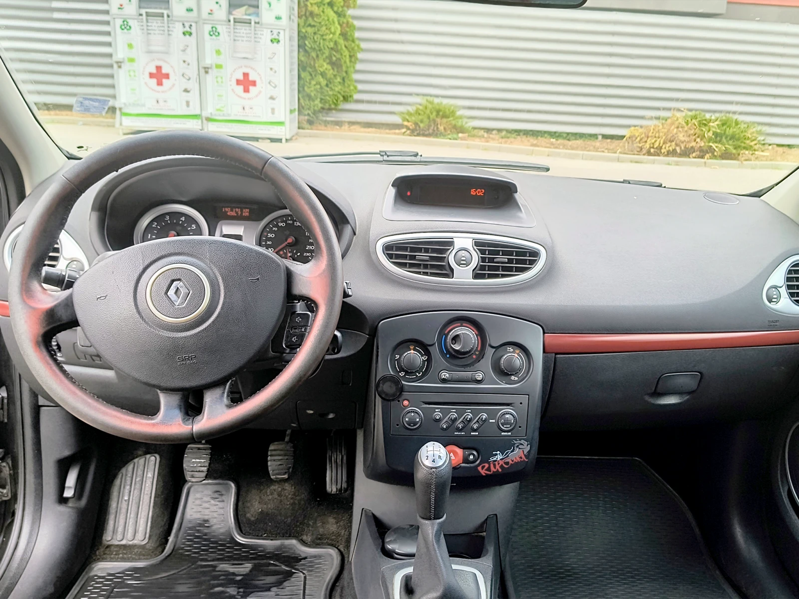 Renault Clio 1.2 16V (75 Hp), снимка 10 - Автомобили и джипове - 56567814