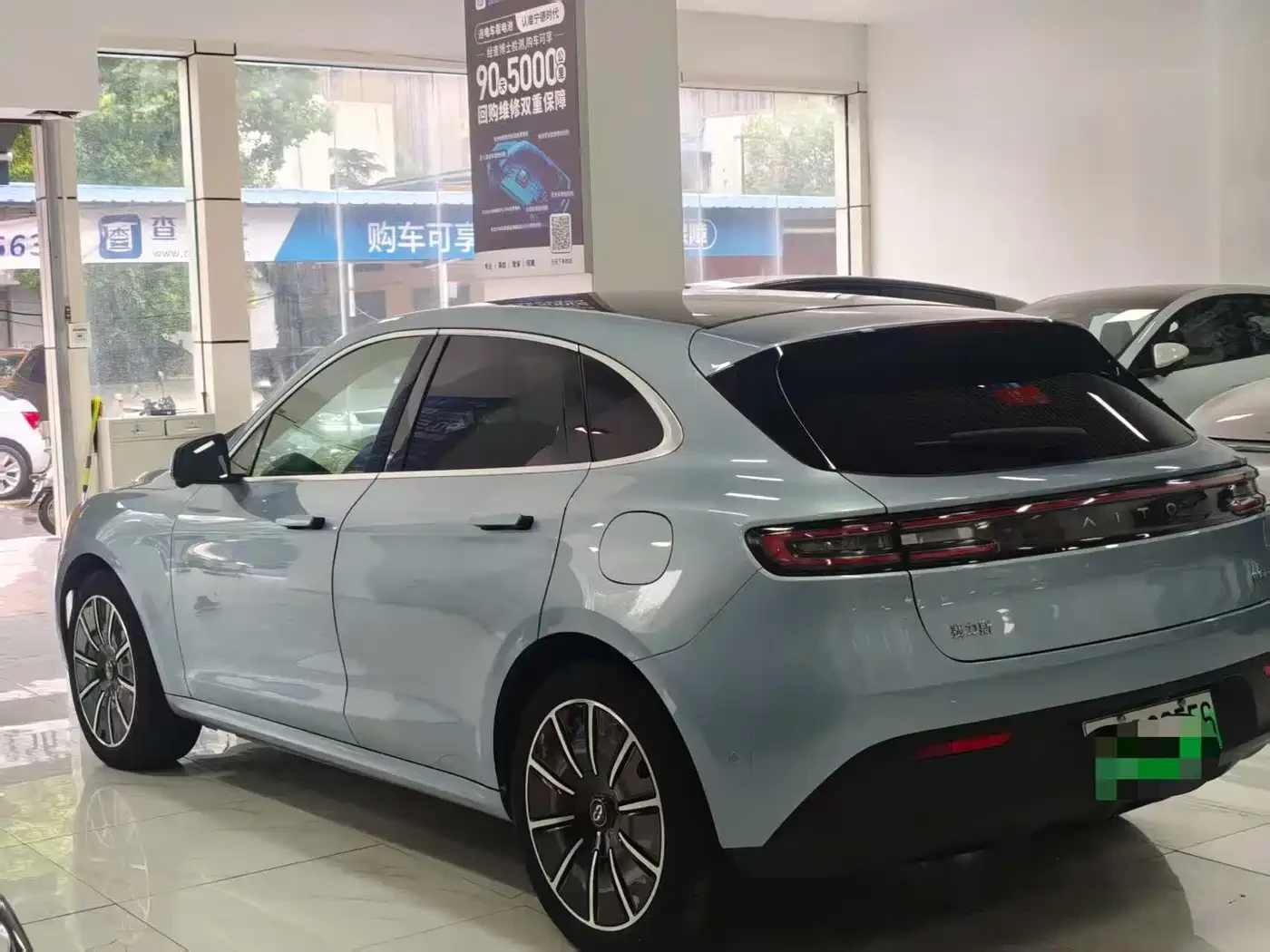AITO 5 M5 AWD PERFORMANCE* DISTRONIC* МАСАЖ* 360* ХЕДЪП* , снимка 6 - Автомобили и джипове - 56735778