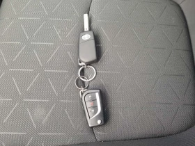 Toyota Rav4 * HYBRID LE * 2 КЛЮЧА* КАМЕРА* ПОДГРЕВИ* , снимка 6